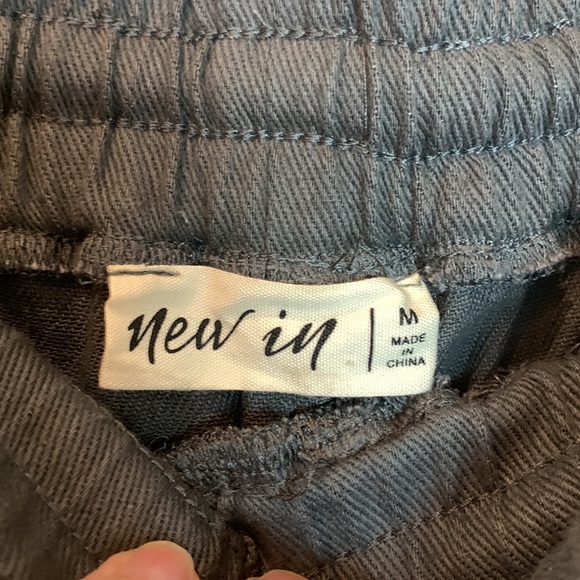 NWOT 100% Cotton High Waisted Gray Fashion Joggers Size Medium - Picture 4 of 10